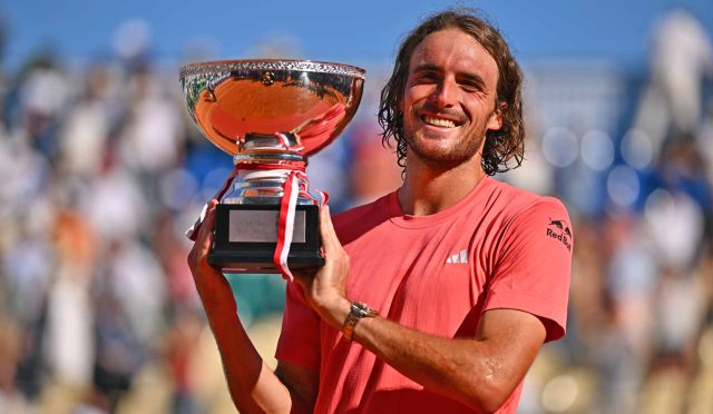 tsitsipas-monte-carlo-2024-final-trophy